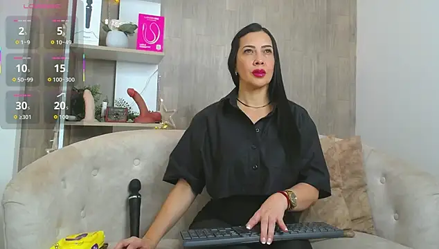 cortney tayler online show from 10/15/25, 02:58