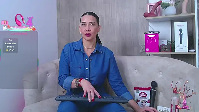 cortney tayler online show from 10/29/25, 03:11