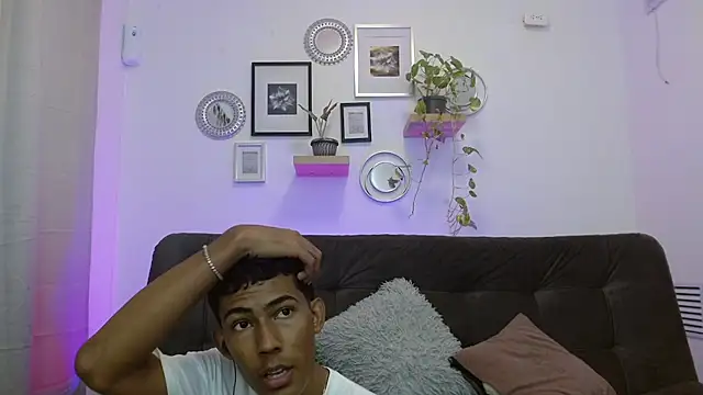 Snapshot of gabriel_boyflex chatting on 09/08/25, 08:08 gabriel boyflex online show from 09/08/25, 08:08