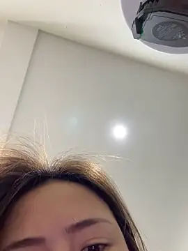 Snapshot of mengbaijiang07 chatting on 04/15/26, 01:48 mengbaijiang07 online show from 04/15/26, 01:48