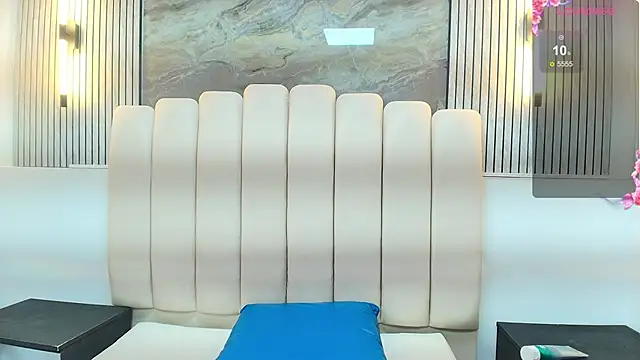 agatha fit online show from 12/18/25, 01:11