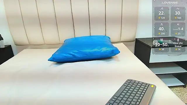 agatha fit online show from 01/31/26, 07:12