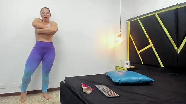 agatha fit online show from 05/15/26, 12:58