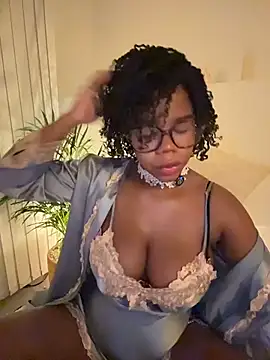 Snapshot of Sweet-Jade chatting on 07/18/26, 11:57 Sweet-Jade online show from 07/18/26, 11:57