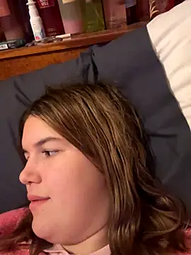 IssadoraaPink online show from 09/25/25, 07:31