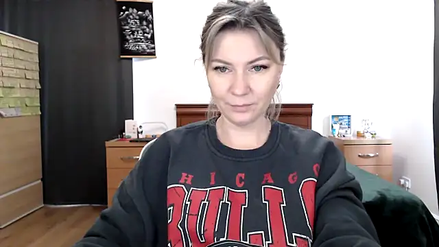 ParadiseAlina online show from 02/19/26, 02:36