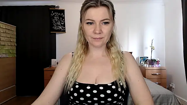 ParadiseAlina online show from 04/22/26, 05:53