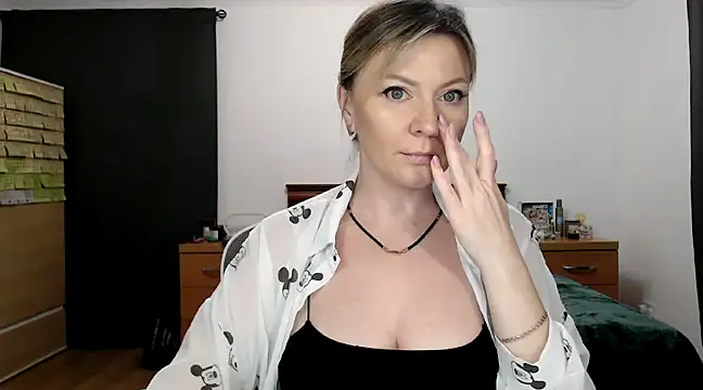 ParadiseAlina online show from 01/30/25, 07:04