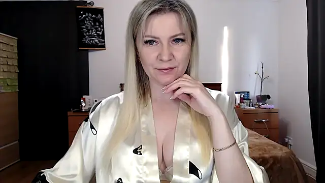 ParadiseAlina online show from 04/29/26, 07:09