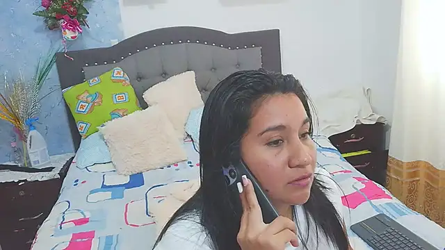 Nicolletorres2 online show from 04/15/26, 07:58