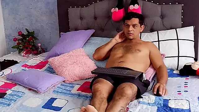 Nicolletorres2 online show from 11/08/25, 06:55