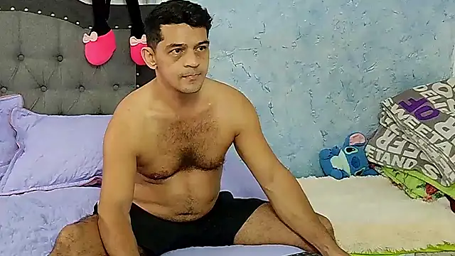 Nicolletorres2 online show from 12/02/25, 09:16