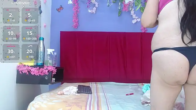 Snapshot of andrealopezcm101 chatting on 09/17/25, 11:12 andrealopezcm101 online show from 09/17/25, 11:12