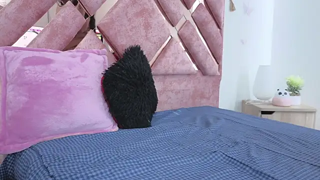 Candy Chloe02 online show from 04/12/26, 04:49