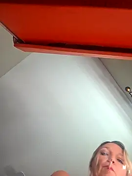 Calimarina online show from 11/17/25, 06:45