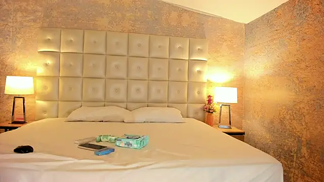 SheyLopez online show from 03/19/26, 03:06