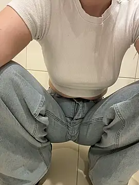 Cumonmme online show from 11/14/25, 08:23