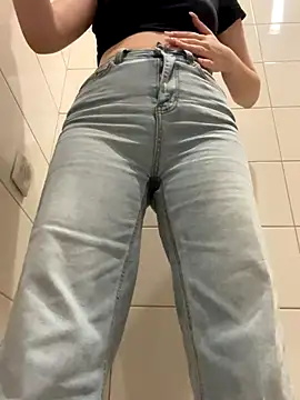 Cumonmme online show from 11/07/25, 07:51