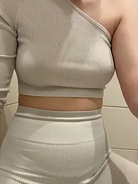 Cumonmme online show from 12/17/25, 01:54