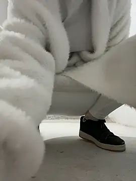 Cumonmme online show from 11/28/25, 08:09