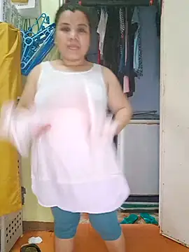 Snapshot of hotlyn45 chatting on 01/15/26, 04:16 hotlyn45 online show from 01/15/26, 04:16