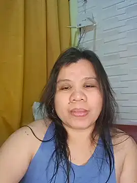 Snapshot of hotlyn45 chatting on 02/13/26, 01:22 hotlyn45 online show from 02/13/26, 01:22