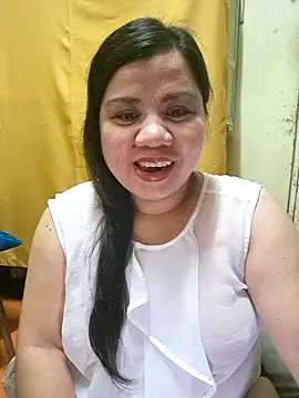 hotlyn45 online show from 10/19/25, 04:32