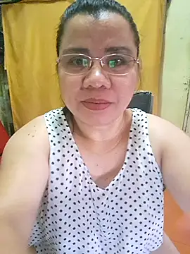 hotlyn45 online show from 10/31/25, 01:35