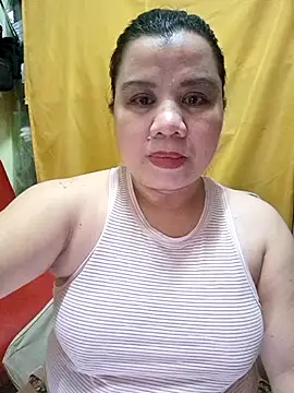 hotlyn45 online show from 10/22/25, 01:43