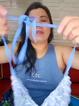 Snapshot of hotlyn45 chatting on 01/10/26, 01:17 hotlyn45 online show from 01/10/26, 01:17