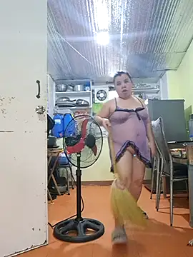 Snapshot of hotlyn45 chatting on 01/12/26, 04:41 hotlyn45 online show from 01/12/26, 04:41