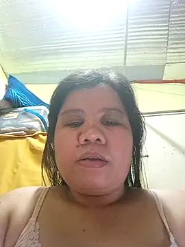 hotlyn45 online show from 10/16/25, 11:29