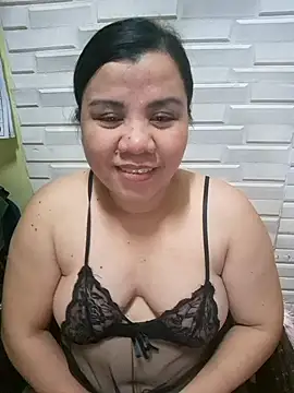 hotlyn45 online show from 11/13/25, 08:46