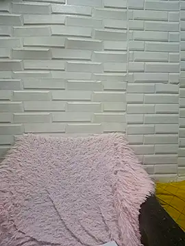 hotlyn45 online show from 11/14/25, 11:03