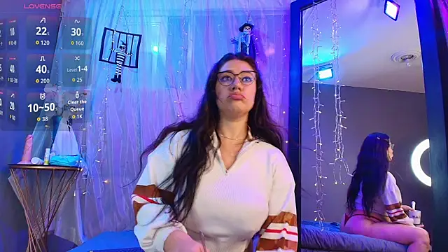 Shalyn Lux online show from 10/19/25, 03:31