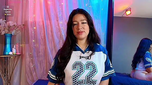 Shalyn Lux online show from 11/04/25, 03:21