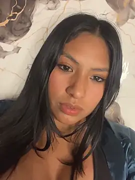 Snapshot of BrunetteBliss69 chatting on 10/20/25, 03:19 BrunetteBliss69 online show from 10/20/25, 03:19