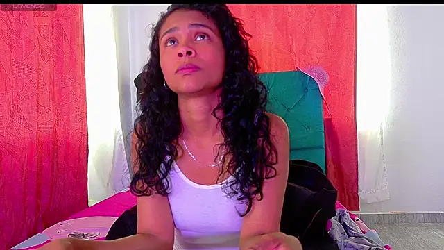 Snapshot of Kristall_06 chatting on 06/14/26, 04:30 Kristall 06 online show from 06/14/26, 04:30