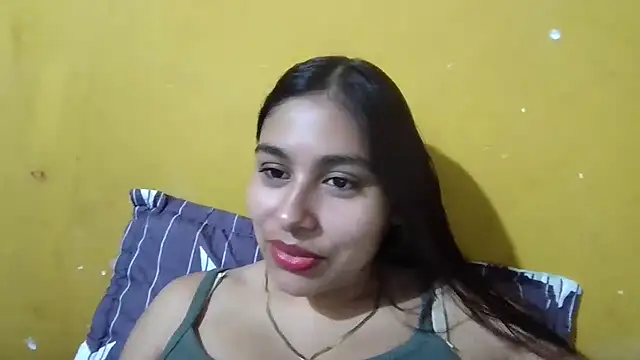 Snapshot of zairabreze chatting on 10/13/25, 03:35 zairabreze online show from 10/13/25, 03:35