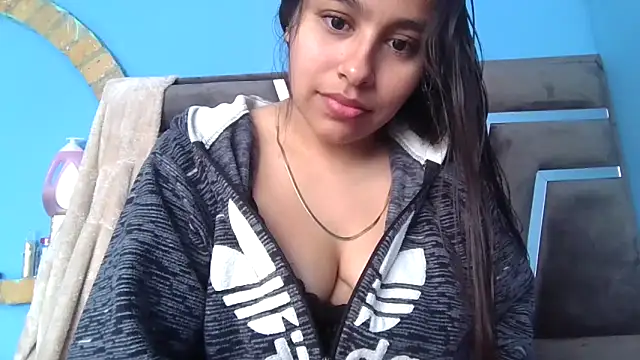 Snapshot of zairabreze chatting on 09/20/25, 02:44 zairabreze online show from 09/20/25, 02:44
