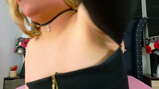 Snapshot of Keysha_Queen_ chatting on 09/19/25, 12:31 Keysha Queen  online show from 09/19/25, 12:31