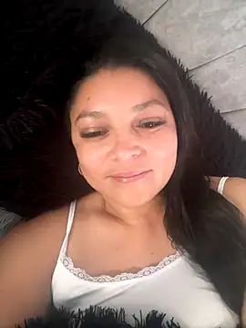 Snapshot of Zui_Rouse chatting on 09/20/25, 02:11 Zui Rouse online show from 09/20/25, 02:11