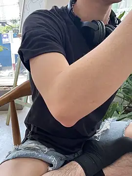 Snapshot of anhkiet_huang chatting on 11/19/25, 03:39 anhkiet huang online show from 11/19/25, 03:39