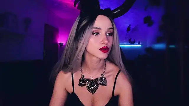 MistressJolie online show from 11/18/25, 03:54