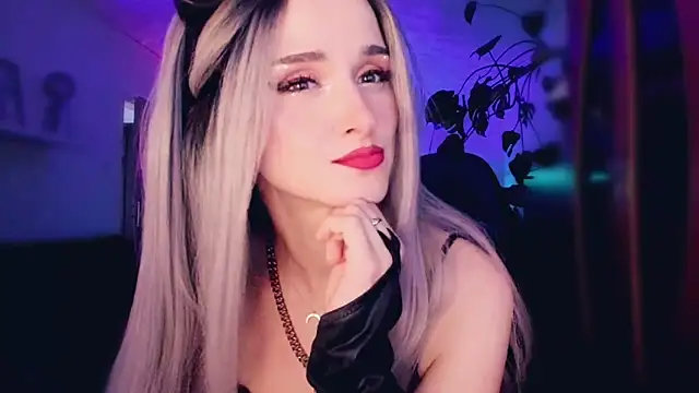 MistressJolie online show from 10/25/25, 10:58