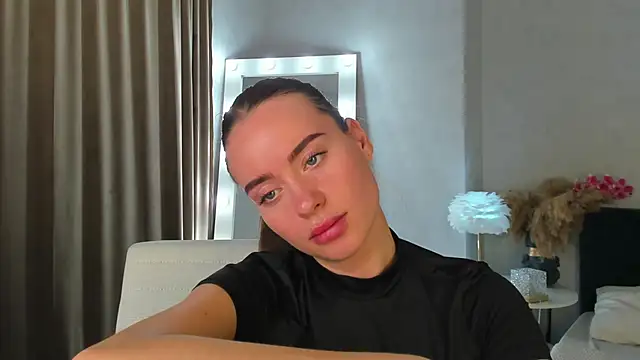 Ameli Povilain online show from 10/13/25, 11:45