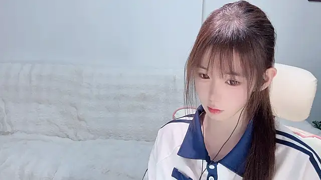 Xiao-runbao online show from 11/16/25, 12:21