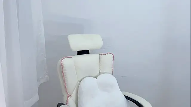 Xiao-runbao online show from 10/26/25, 02:06