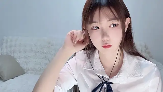 Xiao-runbao online show from 11/12/25, 02:54