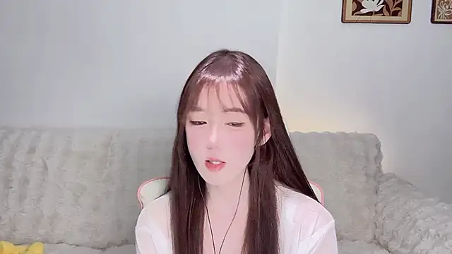 Xiao-runbao online show from 11/01/25, 02:11